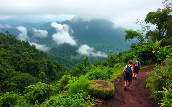 Randonnée à Bouillante vers la Soufrière de Guadeloupe : itinéraire volcan et conseils essentiels